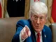 Trump acusa a los gobiernos «comunistas» de llevar a los países a la pobreza, el crimen y la violencia Donald Trump habla sobre gobiernos comunistas y sus efectos en la pobreza y violencia