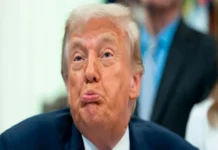 Trump niega que su gobierno haya acordado un pago de 300 millones de dólares a Irán Trump niega el pago de 300 millones de dólares a Irán en un acuerdo bilateral