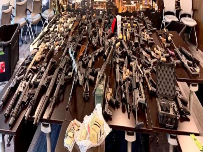 Armas ilegales confiscadas que iban a México desde EU