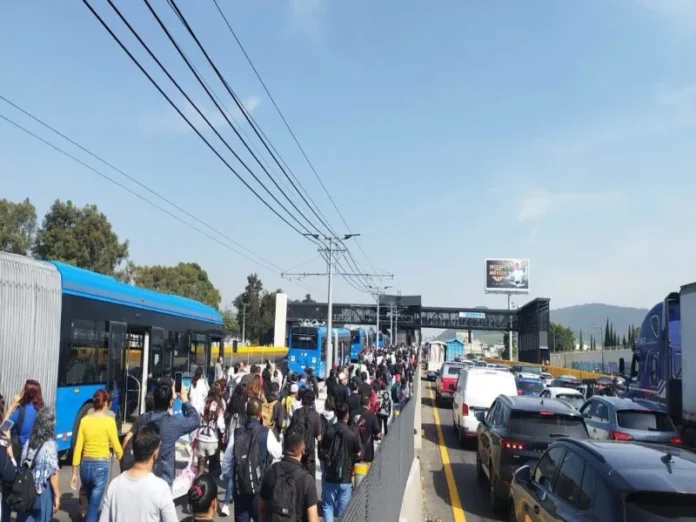 Protesta de Rutas Hermanas por asaltos en transporte público Asaltos en transporte público en México, Rutas Hermanas protestan por violencia