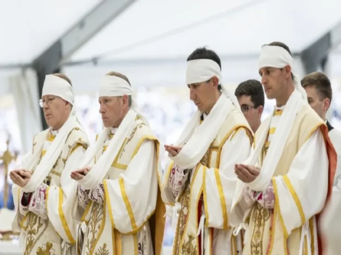 Imágenes del cisma lefebvriano El papa León XIV y el cisma de los lefebvrianos