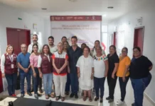 Instalan en Cosoleacaque el Comité Municipal Intersectorial de Salud El presidente municipal y funcionarios de salud durante la instalación del Comité de Salud en Cosoleacaque