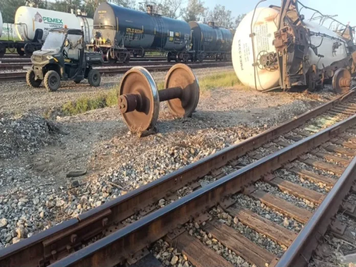 Descarrilamiento de carrotanque con gasolina en Ciudad Madero Carrotanque con gasolina descarrilado en Ciudad Madero, operativo de emergencia