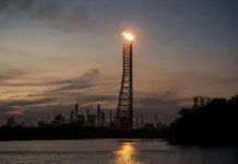 Pemex confirma incendio en refinería Olmeca; no hay lesionados, dice Incendio en la refinería Olmeca de Pemex en Dos Bocas