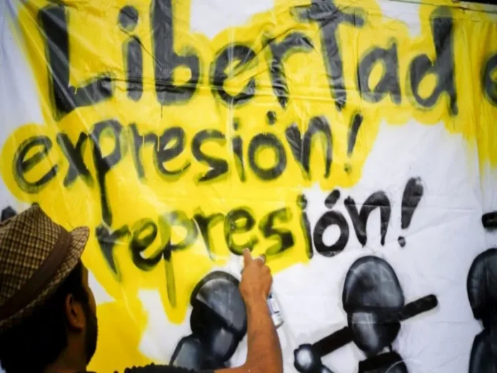 Título descriptivo de la imagen sobre libertad de prensa La libertad de prensa en Centroamérica se ve afectada por el hostigamiento y la censura hacia periodistas