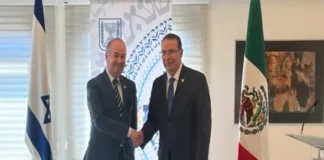 Convocan movilización nacional para rechazar convenio hídrico entre Chihuahua e Israel Imagen de manifestantes en marcha nacional contra convenio hídrico Chihuahua Israel