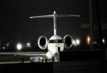 Messi regresa a Argentina en un avión privado y sale en una camioneta sin tener contacto con sus aficionados que lo esperaban Lionel Messi regresa a Argentina tras el Mundial 2026 en avión privado