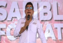 A empujones y gritos de «traidor», morenistas corren a su dirigente estatal de Tatahuicapan Morenistas en Veracruz corren a su dirigente estatal con gritos de traidor