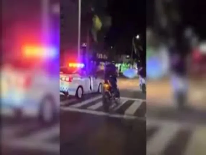 Motociclistas atacan a policías en Boca del Río Motociclistas atacan con extintores a policías en Boca del Río Veracruz