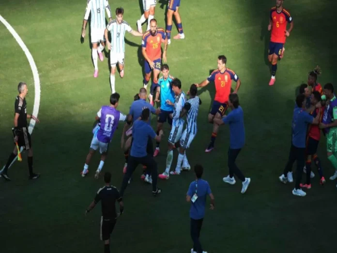 Tensión en el Mundial 2026 Imagen de jugadores argentinos y españoles en el Mundial 2026 con incidentes