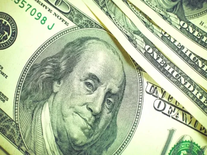 Peso mexicano frente al dólar Peso mexicano cae frente al dólar en el mercado de divisas
