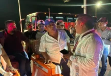 Policías municipales de Cosamaloapan son acusados de asesinar a un albañil detenido Familiares y vecinos protestan por la muerte de Rafael Rendón Martínez, presuntamente asesinado por policías asesinan albañil en Cosamaloapan