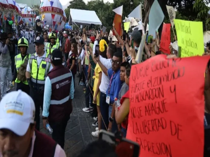 Familiares del asesinato periodista Alejandro Leyva protestan en Oaxaca