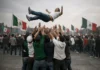 Riesgos médicos y legales del festejo ‘quiere volar’ en México después de triunfos Persona lanzada en el aire durante un festejo en México quiere volar