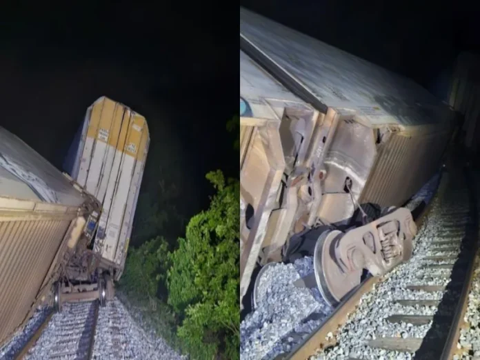 Tren Interoceánico descarrilado en Oaxaca Vagones del Tren Interoceánico descarrilados en la Línea Z de Oaxaca
