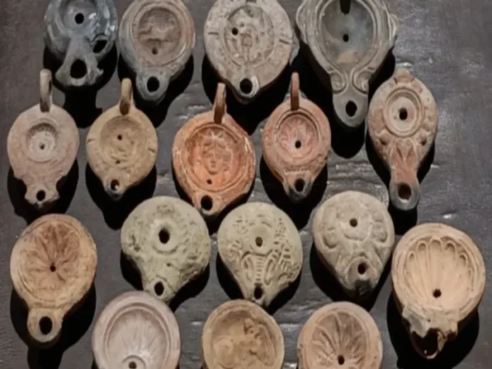 Tumbas antiguas descubiertas en Egipto Imagen de las tumbas antiguas descubiertas en la costa mediterránea de Egipto