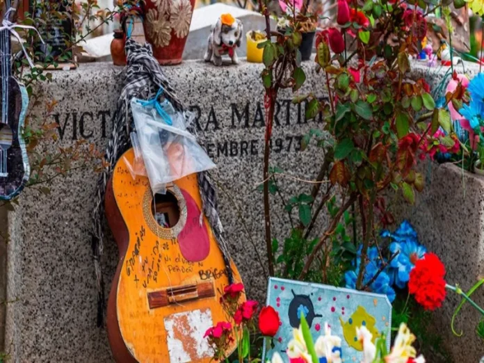 Víctor Jara, víctima de la dictadura de Pinochet en Chile