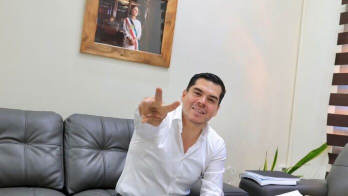 Actualmente Rocha Moya ha pedido licencia al cargo por segunda ocasión en el marco de las investigaciones en su contra por los señalamientos en Estados Unidos sobre nexos con Los Chapitos.