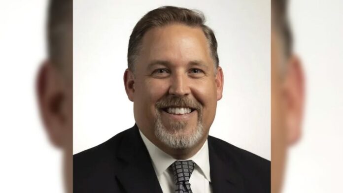 Medios locales señalaron que el fiscal interino Andrew R. Haden fue reportado como desaparecido desde el pasado miércoles y después de algunas horas fue hallado muerto dentro de una oficina en el edificio federal Edward J. Schwartz, en San Diego, California.