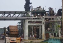 Evacúan a decenas de trabajadores del Complejo Pajaritos de Pemex en Veracruz por incendio En los últimos diez años, el complejo petroquímico Pajaritos ha registrado tres siniestros y emergencias fuertes.
