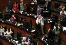 Clausuran la Comisión Permanente; oposición pide entregar a Rocha Moya a EU y Morena evita defenderlo Salvo el senador Gerardo Fernández Noroña, senadores y diputados de Morena, PT y el Partido Verde evitaron la defensa de Rocha Moya.