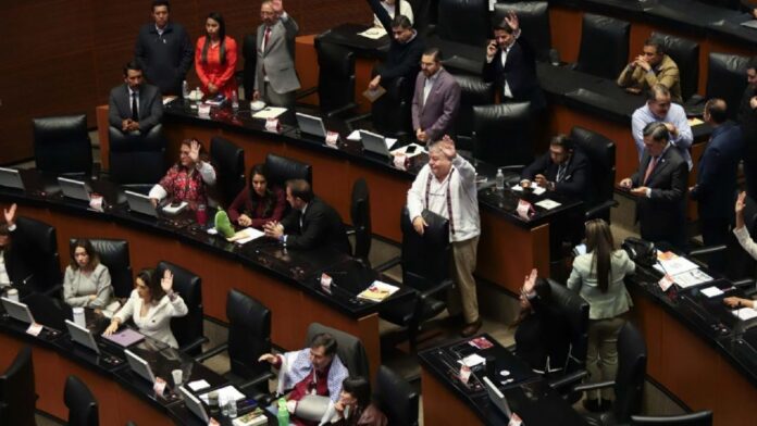 Salvo el senador Gerardo Fernández Noroña, senadores y diputados de Morena, PT y el Partido Verde evitaron la defensa de Rocha Moya.