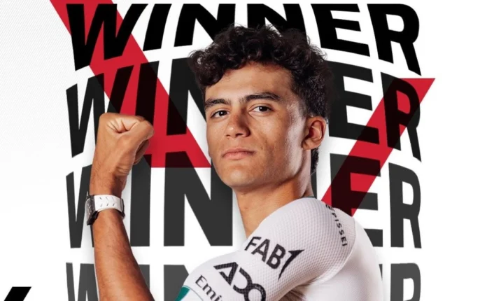 Del Toro-Alemania El pedalista de Ensenada suma este cetro a su palmarés del 2026, donde se ha llevado los títulos del UAE Tour, para después imponerse en la Tirreno-Adriático, el Tour de la Auvernia-Ródano-Alpes, entre otras. Hace un mes se convirtió en el primer mexicano en subir a un podio del Tour de Francia, donde culminó tercero.