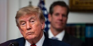 Salud de Donald Trump preocupa a médicos: Subió más de 10 kilos en los últimos 3 años A pesar de su condición de salud, expertos consideran que el envejecimiento de Trump ha sido saludable, y además de su agenda semanal, juega golf los fines de semana.