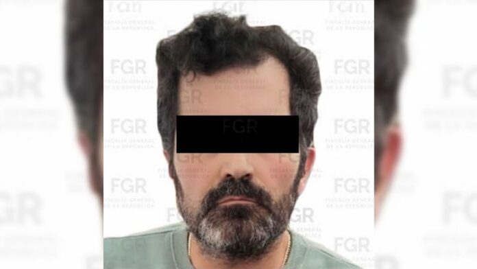 El periodista Carlos Loret de Mola informó que Fernando Farías Laguna está abordando un avión de la Marina desde Argentina rumbo a México.