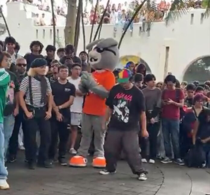 Farmear Estamos viendo a una generación que creció entendiendo que ser visto equivale, en buena medida, a existir socialmente.