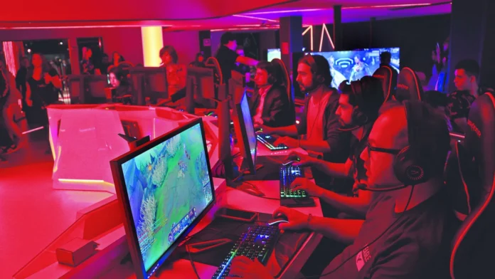 México llega al Día del Gamer como el principal mercado de videojuegos de América Latina, con más de 76 millones de jugadores y alrededor de 2,300 millones de dólares en ingresos anuales. El crecimiento del gaming móvil, la nube y el uso de inteligencia artificial anticipan una nueva transformación de la industria.