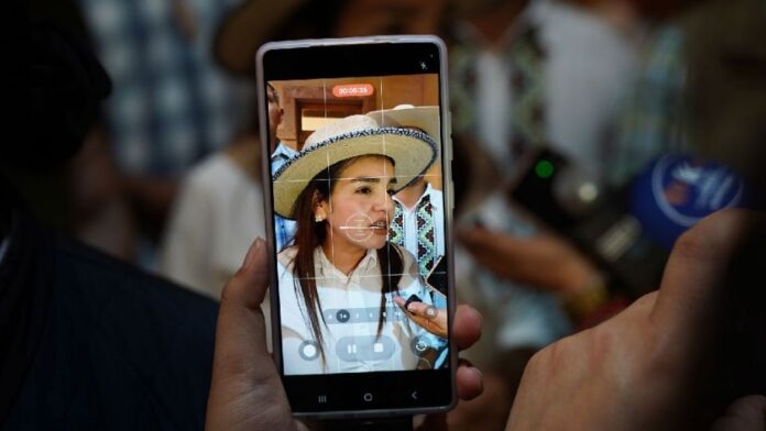 Grecia Quiroz El pasado jueves, los ministros de la Suprema Corte de Justicia de la Nación (SCJN) validaron limitar la participación de la organización social que encabeza la alcaldesa de Uruapan, conocida como el “Movimiento del Sombrero”, consideró que esta decisión tiene un sesgo político, ya que encabeza las preferencias electorales.