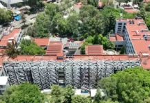 Estudiantes de posgrado del Politécnico se deslindan del paro en la ENCB tras emergencia médica El IPN detalló que el sector de posgrado se deslindó del movimiento de huelga en un documento, luego que presuntamente una de sus compañeras se desmayara al interior de las instalaciones de la ENCB, y quien no habría sido auxiliada.