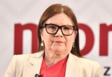 En su primera gira de trabajo por Sinaloa, Imelda Castro evita hablar de su cercanía con Rocha Moya Durante una conferencia de prensa, a la coordinadora le preguntaron si, de cara a la gubernatura que se disputará el próximo 2027 en el estado de Sinaloa, ella se deslindaría del exmandatario sinaloense.
