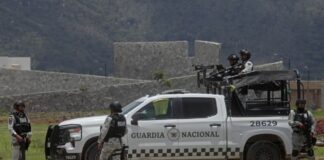 Catean finca en Jalisco tras reportes de privación de la libertad a mujeres; hay un detenido Al arribo, las autoridades se identificaron y, según apuntan, al no recibir respuesta, decidieron ingresar; Fernando "N" se encontraba en la parte superior de la finca tras percatarse de la presencia de los elementos de seguridad , y optó por escapar.