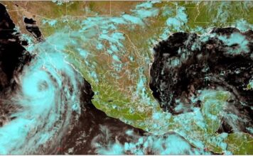 Tormenta ‘Karina’ podría convertirse en huracán este sábado La temporada no está próxima a terminar. La tormenta ‘Karina’ es el duodécimo ciclón tropical de la temporada en el océano Pacífico. Este año no se reportó el impacto de algún huracán en las regiones costeras del país; sin embargo, esto no significa que no pueda ocurrir durante las próximas semanas.