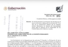 Congreso recibe la iniciativa de Sheinbaum para prohibir que políticos con doble nacionalidad aspiren a la presidencia o una gubernatura La Comisión Permanente recibió este domingo la propuesta de la presidenta Claudia Sheinbaum para prohibir que políticos con doble nacionalidad puedan aspirar a la presidencia o una gubernatura en México.