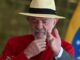 Lula da Silva califica a Flávio Bolsonaro de irresponsable para gobernar Brasil por negar el calentamiento global El presidente brasileño, Luiz Inácio Lula da Silva, afirmó este sábado que el senador Flávio Bolsonaro, su principal rival en las elecciones presidenciales de octubre, mostró su "inexperiencia irresponsable" al negar el calentamiento global y reducirlo a eventos climáticos externos sin intervención humana.