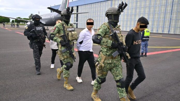 El CJNG reaccionó de forma violenta y realizó un total de 26 bloqueos carreteros, la mayoría con vehículos incendiados, en los municipios de Zamora, La Piedad, Ecuandureo, Chilchota, Quiroga, Tzintzuntzan, Coeneo, Zacapu, Zináparo, Ixtlán, Pátzcuaro, Churintzio, Nahuatzen, Paracho y Purépero.