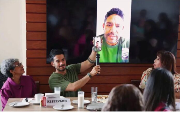 Por más tierra que le avientan los corifeos de LARRA Zepeta a Javier Herrera Borunda para cerrarle el paso en la candidatura a la diputación federal por Cosamaloapan, al legislador verde le hacen lo que el viento a Juárez: ni sufre ni se acongoja de las kakayakas morenistas.