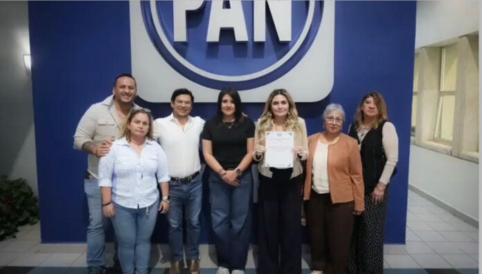 Alcaldesa de Boca del Río, Maryjose Gamboa Torales, como Coordinadora Estatal de Alcaldías, Sindicaturas y Regidurías en el estado de Veracruz por parte del comité estatal del PAN, solo refleja una cosa: que la edil es ya el principal activo que tiene el blanquiazul en el estado de cara primero a las elecciones intermedias del próximo año.