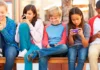 Claves sobre el acuerdo de Meta en caso de adicción de menores a redes sociales Los menores se la pasan revisando sus dispositivos móviles, permanecen en una interacción continua con Twitter, Facebook, TikTok, Instagram o WhatsApp y convierten esta actividad en lo más relevante de su día.