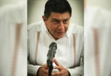 Gobierno de Jara rompe tregua con prensa de Oaxaca; arremete contra periodista en la mañanera Tras el homicidio del comunicador, el gobernador Salomón Jara Cruz prometió ante periodistas que ya no se confrontaría con los periodistas.