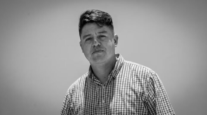Familiares y habitantes de la comunidad de la Mixteca poblana exigen que el antecedente de las amenazas forme parte central de la indagatoria, exigiendo que la investigación considere todos los antecedentes públicos que dejó el creador de contenido antes de su muerte.