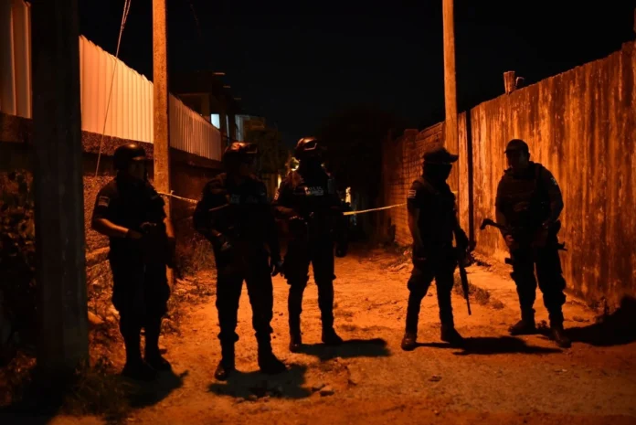 San Rafael-Ejecutados Hasta el momento ni la FGE ni el gobierno del estado de Veracruz han reportado personas detenidas relacionadas con el ataque; sin embargo la gobernadora, Rocío Nahle, dijo que ya se está investigando el caso.