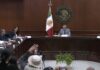 Congreso de Sinaloa concede por segunda ocasión a Rocha Moya la licencia para dejar la gubernatura El morenista enfrenta una acusación en Estados Unidos por nexos con Los Chapitos, quienes lo habría ayudado a lograr la gubernatura.