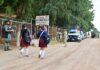 Ejército blinda escuelas por regreso a clases en Sinaloa: vigilan planteles tras amenaza en colegio privado de Culiacán El despliegue coloca a las escuelas dentro del dispositivo de seguridad estatal en un momento particularmente sensible para Sinaloa, donde la violencia criminal ha obligado a mantener operativos permanentes en distintos municipios.