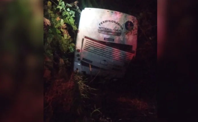 Cabe recordar que en fechas recientes se han registrado accidentes similares en esta región de Veracruz, por lo que la ciudadanía ha expresado su preocupación por el mal estado de algunos autobuses de pasaje que conectan municipios a través de carreteras con zonas de curvas peligrosas.