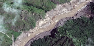 China alerta sobre «alto riesgo» de colapso de lago formado en frontera entre el Tíbet y Nepal "El caudal que ingresa al lago podría alcanzar unos 3 millones de metros cúbicos en los próximos tres días debido a las lluvias continuas", informó la agencia oficial de noticias Xinhua.