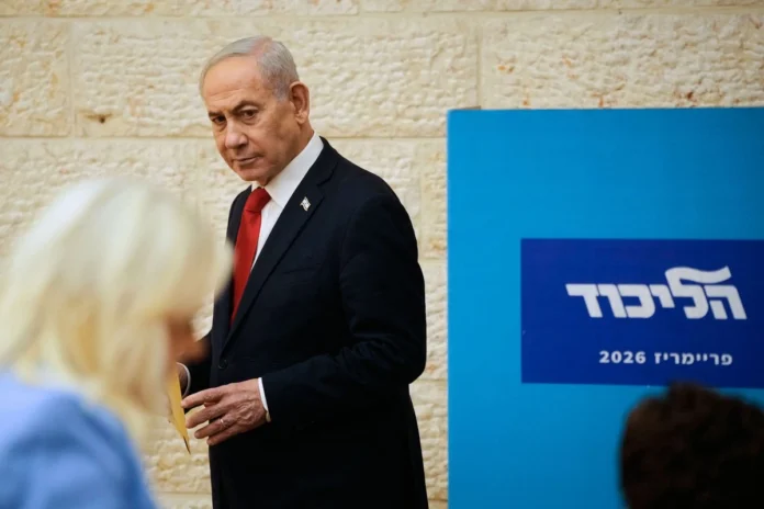 Turquía emitió una orden de arresto internacional contra el primer ministro de Israel, y prófugo de la Corte Penal Internacional, Benjamin Netanyahu, y otro ciudadano israelí, anunció el viernes en X el ministro turco de Justicia, Akin Gurlek, en el marco de una investigación sobre la detención de activistas que viajaban en la "Flotilla para Gaza".